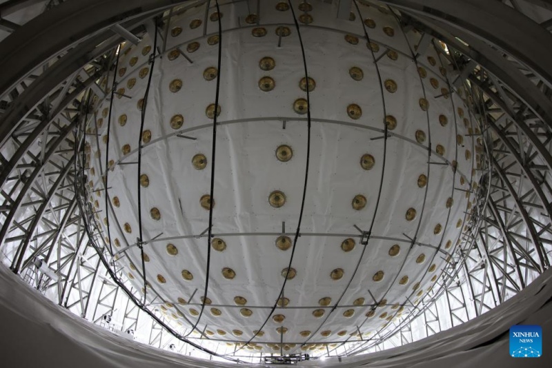 Le détecteur de neutrinos ultra-large chinois a commencé ses opérations de recherche de ? particules fant?mes ?