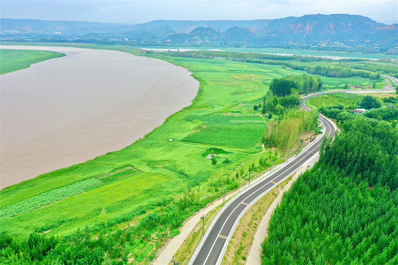 Shanxi : les paysages pittoresques le long des rives du fleuve Jaune à Pinglu