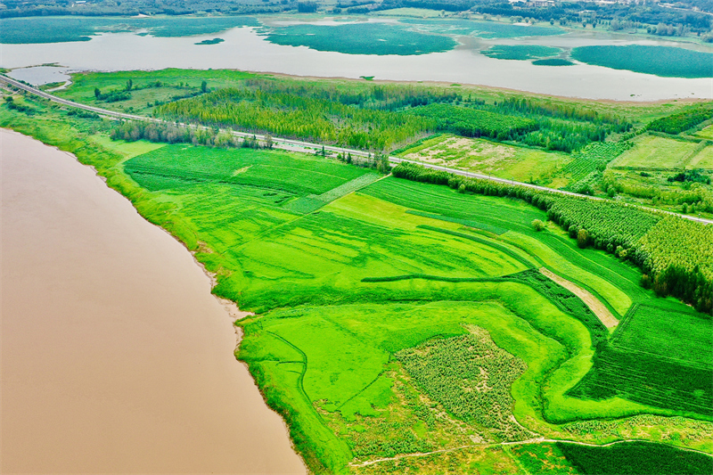 Shanxi : les paysages pittoresques le long des rives du fleuve Jaune à Pinglu