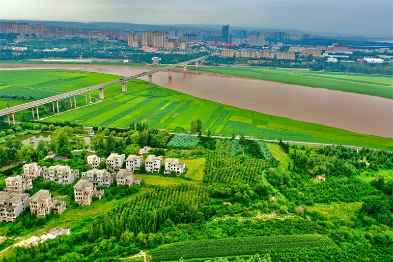 Shanxi : les paysages pittoresques le long des rives du fleuve Jaune à Pinglu