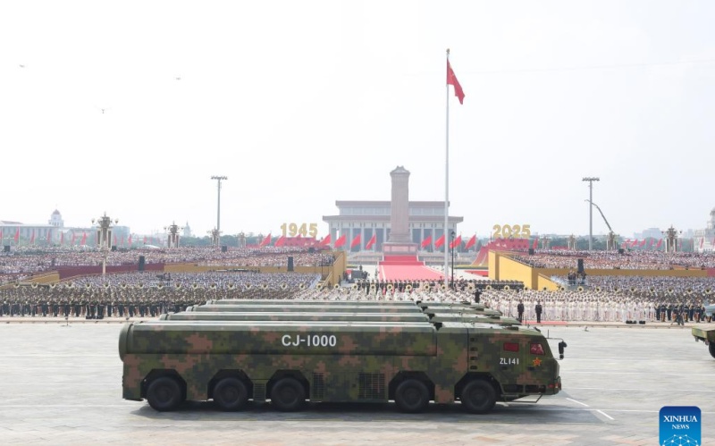 La Chine dévoile des missiles de croisière lors du défilé