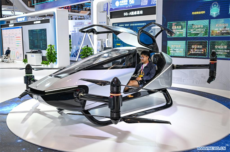 Chine : une exposition mondiale à Chongqing présente des innovations allant des robots aux drones de livraison