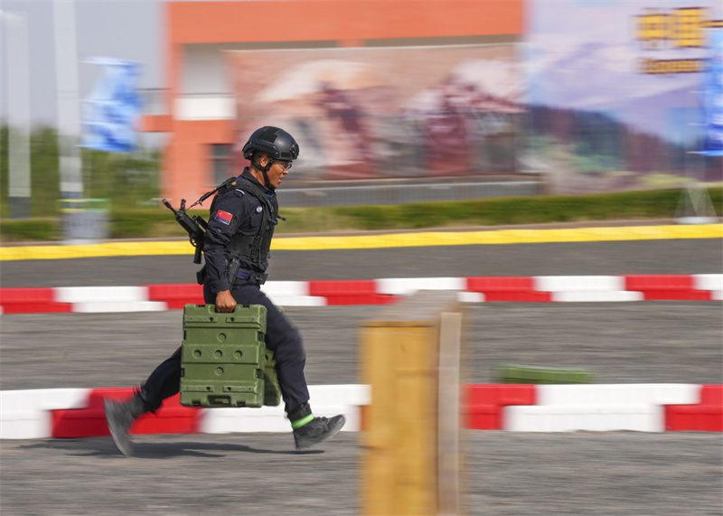Xinjiang : début du 1er Concours de compétences Chine-Asie centrale des unités spéciales des départements de la sécurité publique et des affaires internes à Urumqi