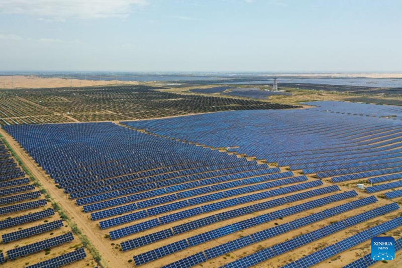 Mongolie intérieure?: la base photovolta?que de la Bannière de Dalad participe au développement des énergies nouvelles