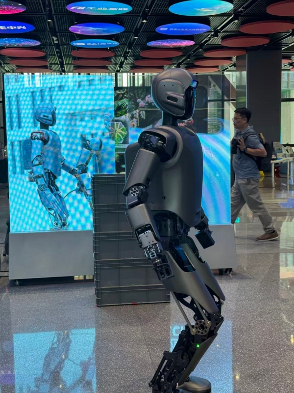 L'usine des rêves de la jeunesse de Shenzhen-Hong Kong, une terre promise pour entreprendre et construire des rêves pour l'avenir