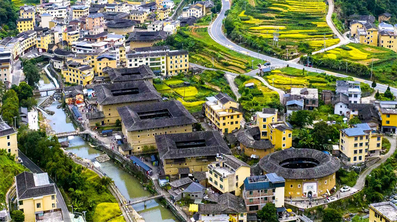 Fujian : les pittoresques paysages des Tulou de Yongding à Longyan