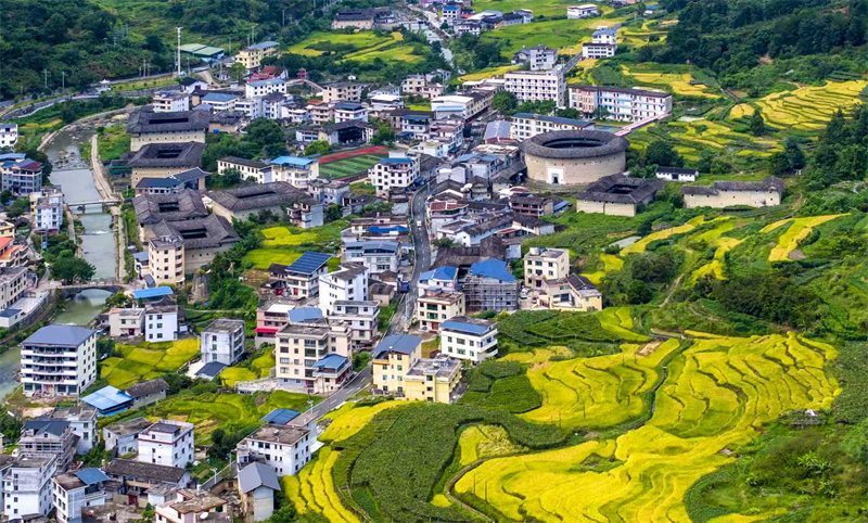 Fujian : les pittoresques paysages des Tulou de Yongding à Longyan