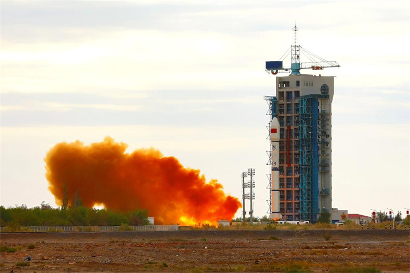 Chine : lancement réussi d'un satellite d'essai pour les technologies d'Internet par satellite