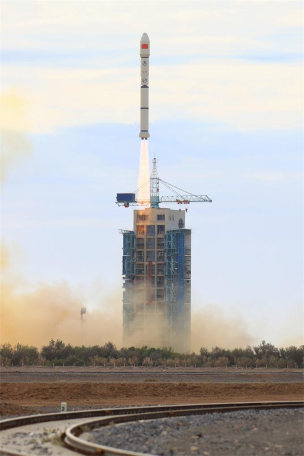 Chine : lancement réussi d'un satellite d'essai pour les technologies d'Internet par satellite