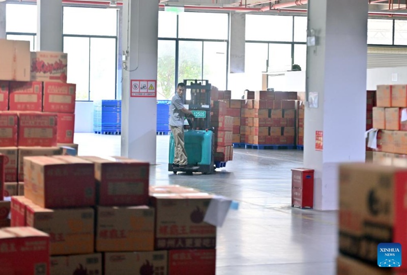 Guangxi?: les Luosifen, une spécialité de rue de Liuzhou qui dynamise la vitalité industrielle régionale