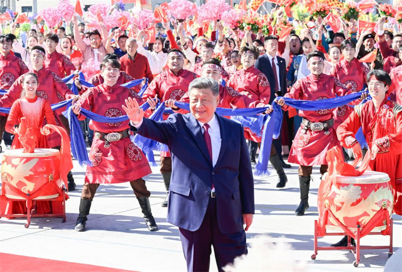 Xi Jinping quitte le Xinjiang pour Beijing après avoir assisté aux célébrations du 70e anniversaire de la fondation de la région autonome ou?goure du Xinjiang
