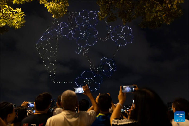 Shanghai : un spectacle lumineux de drones organisé pour célébrer la Fête nationale