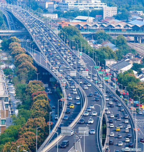 La Chine enregistre 2,4 milliards de voyages de passagers interrégionaux, mettant en lumière l'essor du tourisme pendant les vacances
