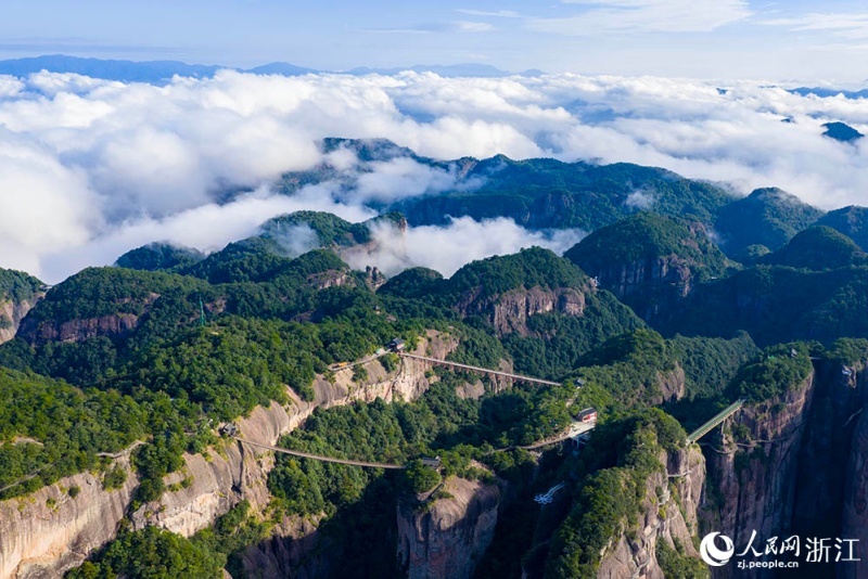 Zhejiang : le ? Tourisme + ? insuffle une nouvelle vitalité aux paysages de Xianju