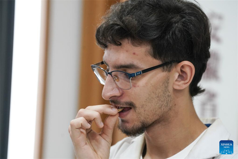 Anhui?: des étudiants étrangers apprennent la médecine traditionnelle chinoise à Hefei