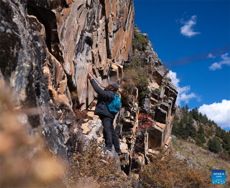 Sichuan : découvrez des peintures rupestres vieilles de 8 000 ans à Garze