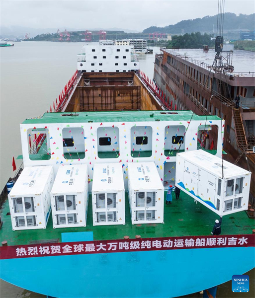 Hubei : lancement du plus grand vraquier entièrement électrique de Chine à Yichang