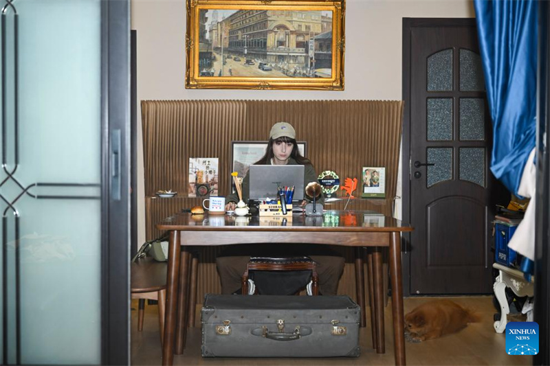 Une jeune Fran?aise fait découvrir le charme de Shanghai à travers des visites guidées