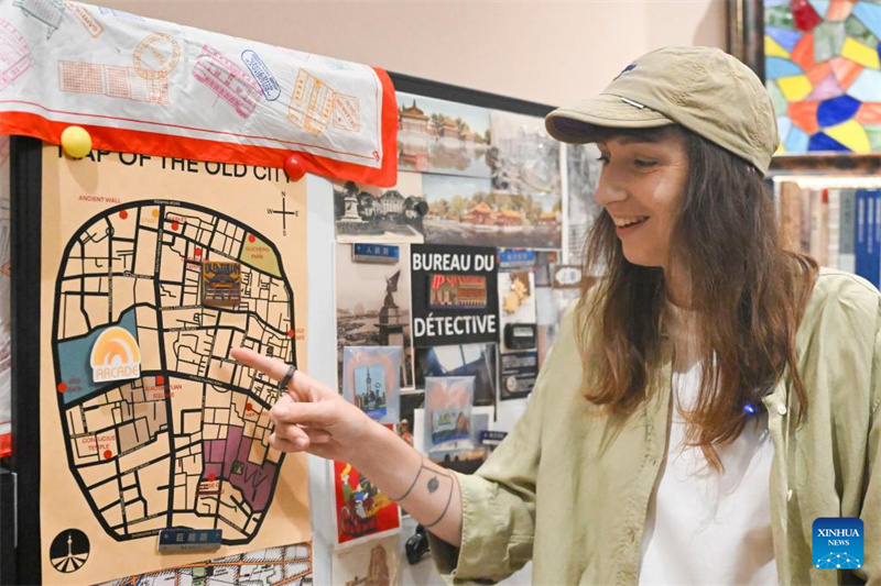 Une jeune Fran?aise fait découvrir le charme de Shanghai à travers des visites guidées