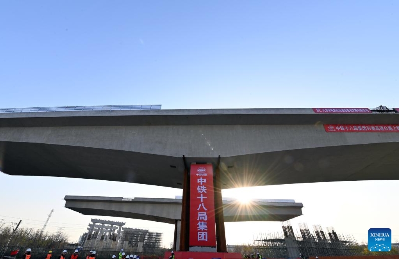 Tianjin?: rotation complète réussie des ponts pivotants jumeaux de l'autoroute Xinggang